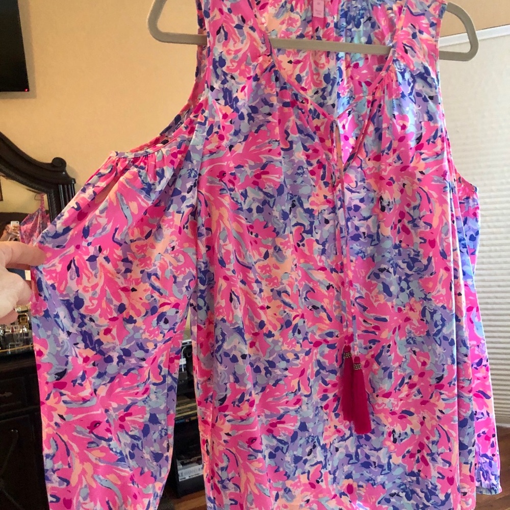 Lilly Pulitzer silk Cold shoulder shirt
